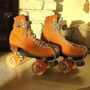 Moxi Lolly skates, orig Clementine color. Incl. new Energy wheels ($70 value)!!!